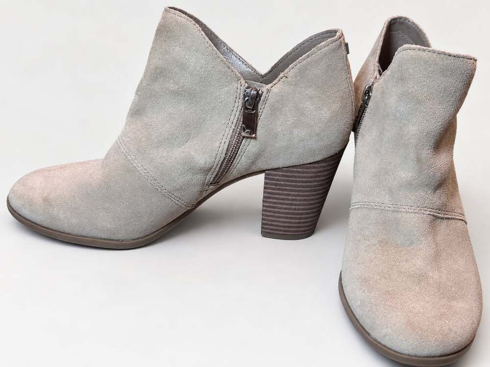Koolaburra by UGG Nacie Suede Ankle Boots Women’s 9 Taupe Block Heel 1139511